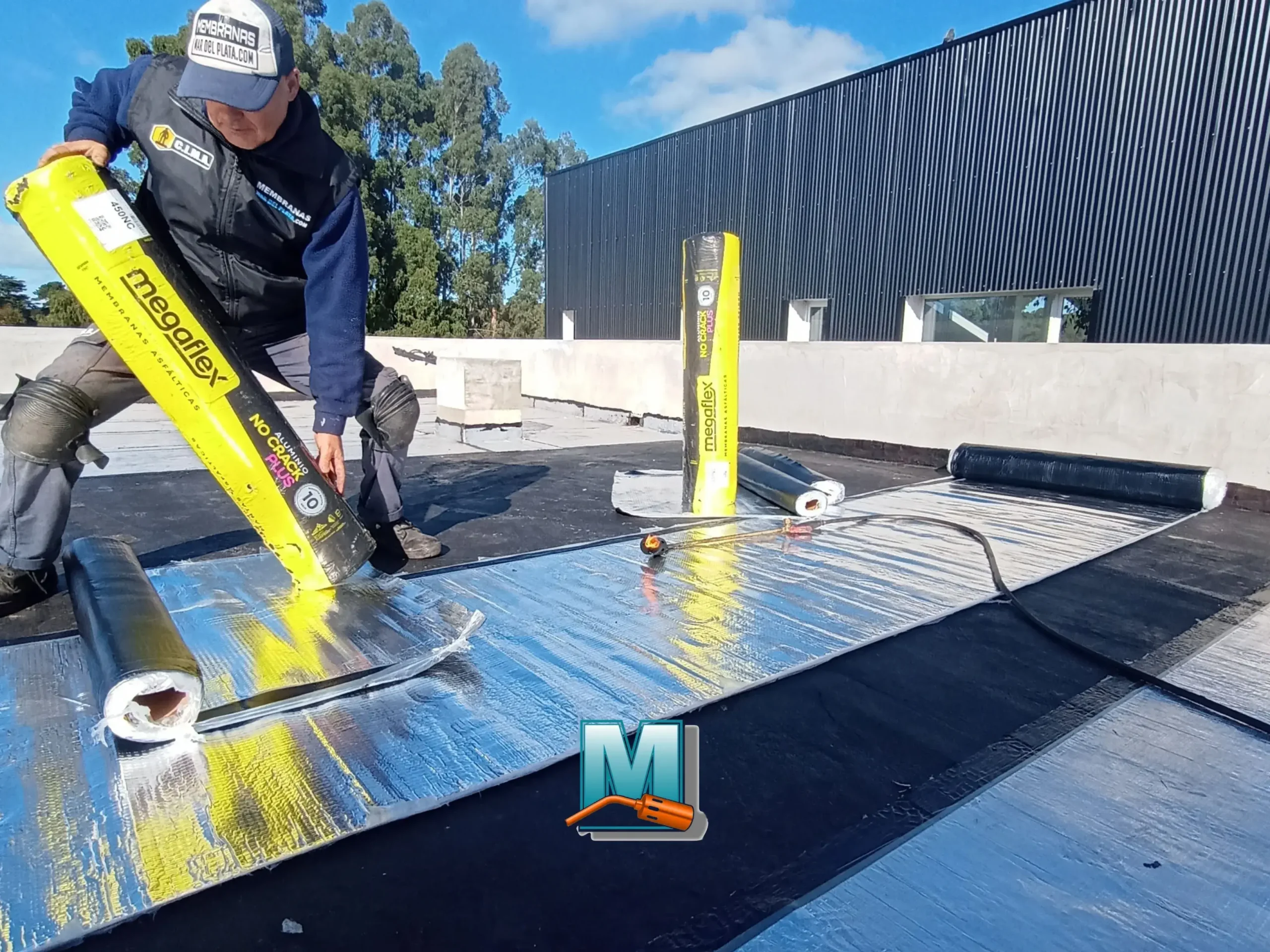 membranas para techos mar del plata Colocación con soplete de membranas para techos Mar del Plata sobre superficie inclinada